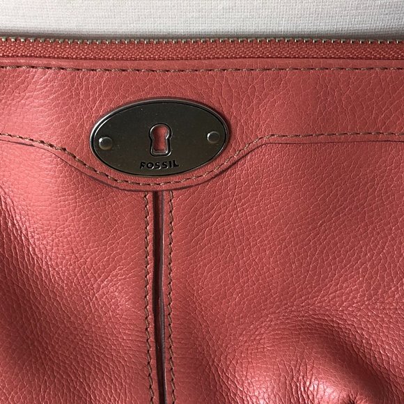 Fossil Peach Pink Leather Wristlet - Picture 3 of 8